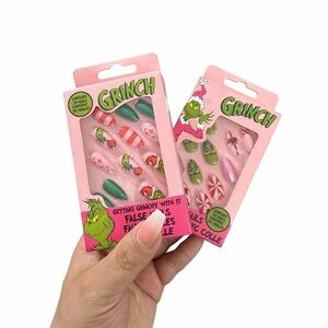 🦋 (2 Sets)The Grinch Christmas Print Faux Press-on Nails